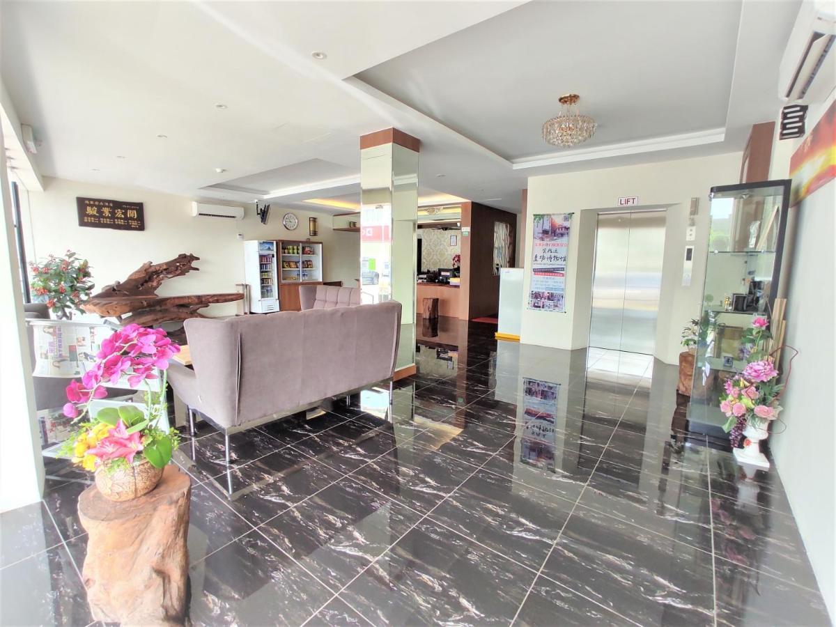 Apple Suites Hotel Sitiawan Exterior foto