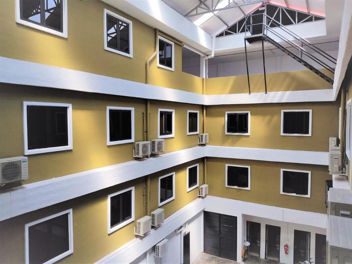 Apple Suites Hotel Sitiawan Exterior foto
