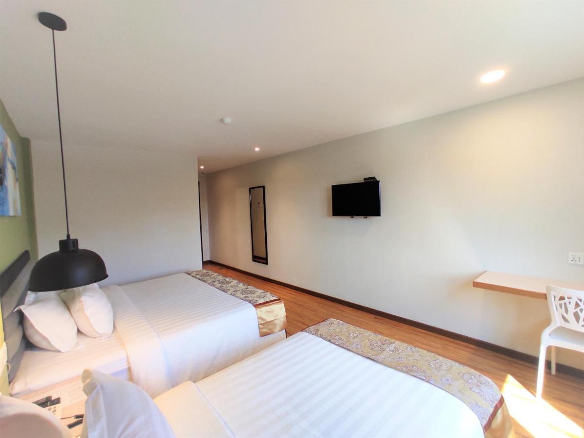 Apple Suites Hotel Sitiawan Exterior foto