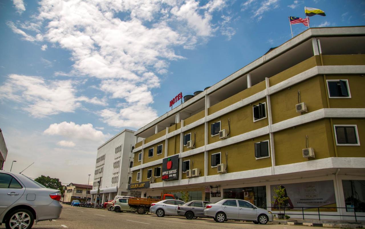 Apple Suites Hotel Sitiawan Exterior foto
