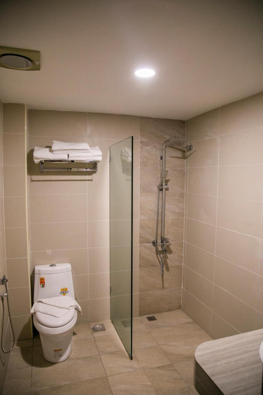 Apple Suites Hotel Sitiawan Exterior foto